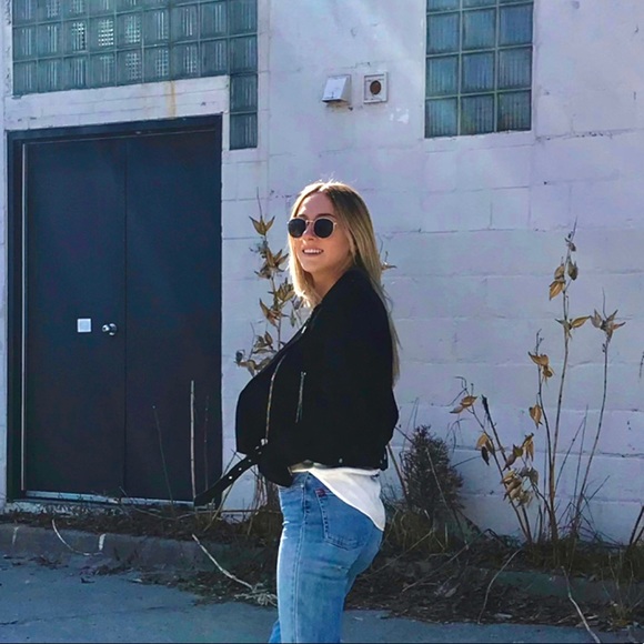 Meet your Posher, Blaire - Picture 1 of 1